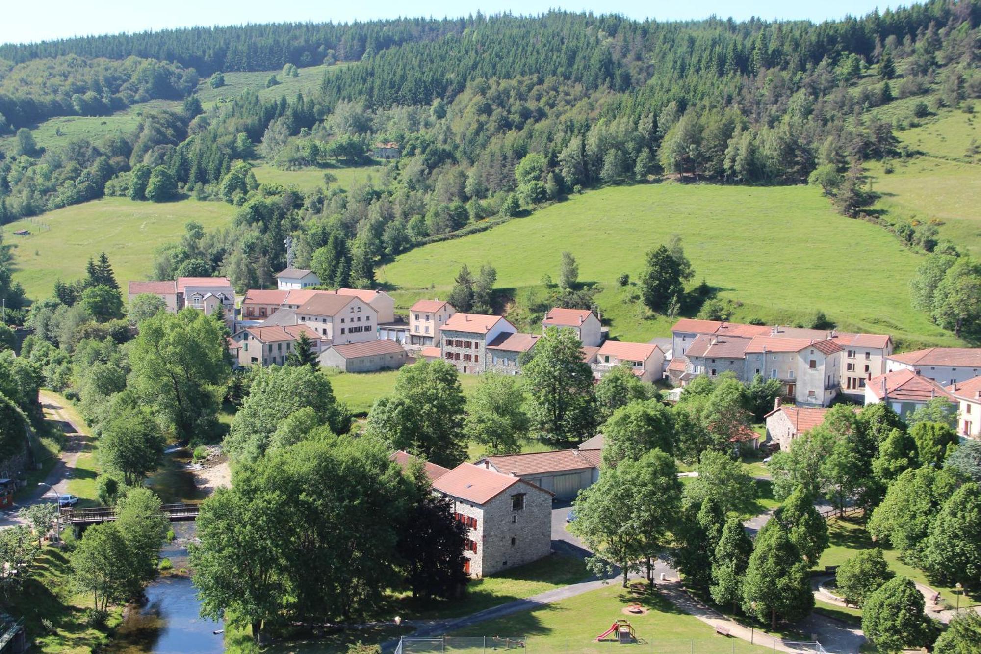 Logis Hotel Restaurant Les Cevennes Saint-Cirgues-en-Montagne Ngoại thất bức ảnh