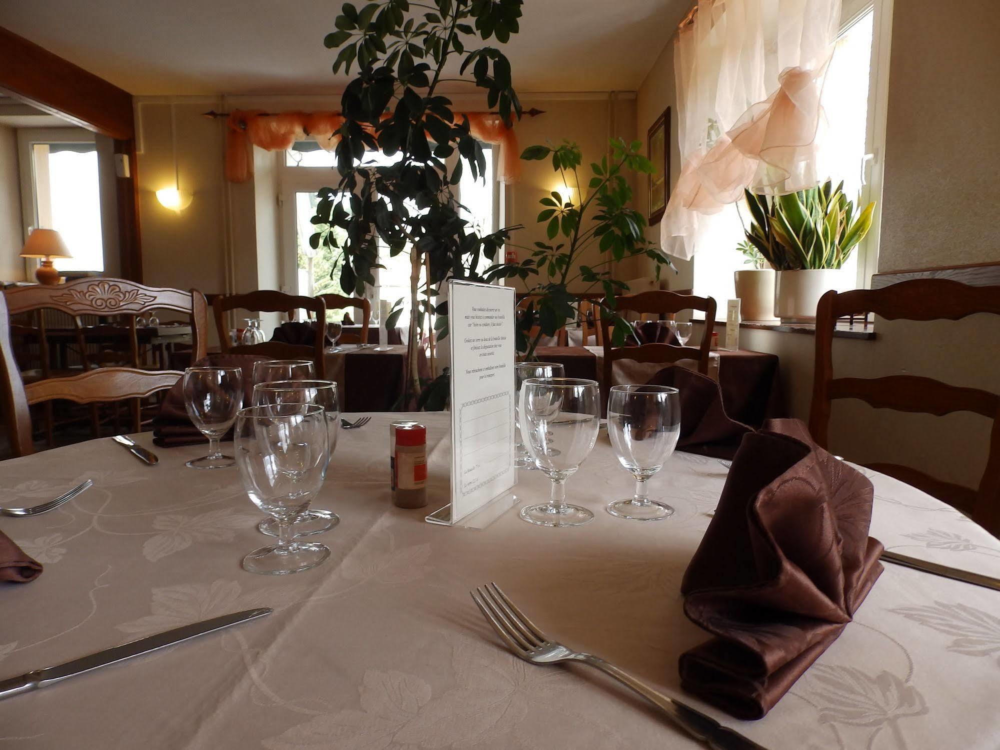 Logis Hotel Restaurant Les Cevennes Saint-Cirgues-en-Montagne Ngoại thất bức ảnh