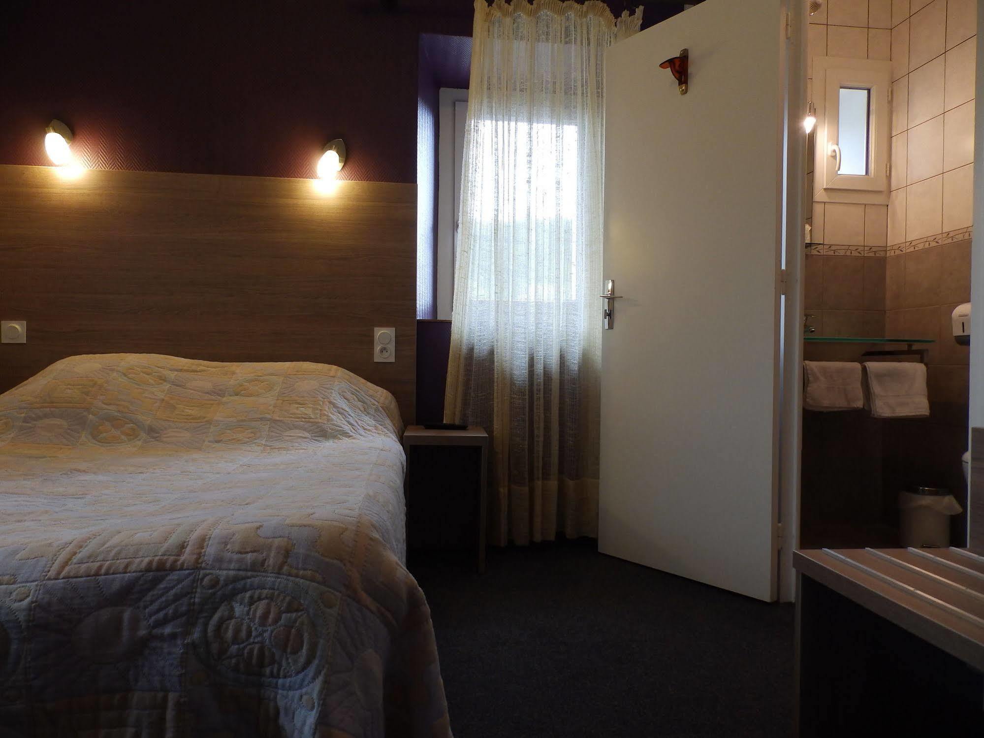 Logis Hotel Restaurant Les Cevennes Saint-Cirgues-en-Montagne Ngoại thất bức ảnh